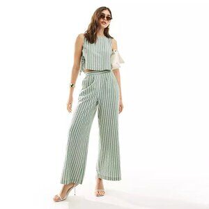 NOBODY'S‎ CHILD Parker Wide Leg Pants in Green Pinstripe Size 4